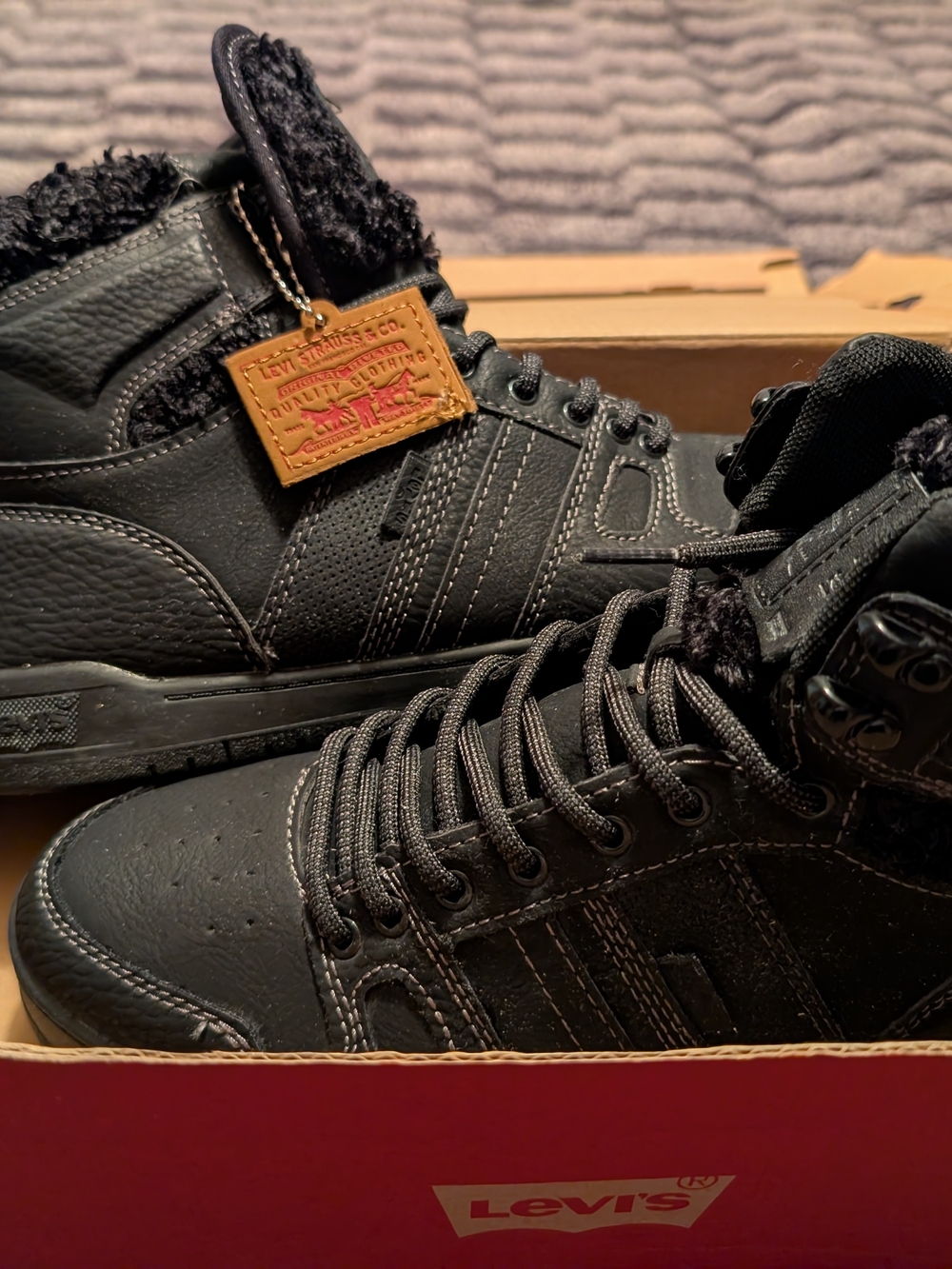 Levi's Men's Black High-Top Lace-Up Sneakers with Sherpa Collar